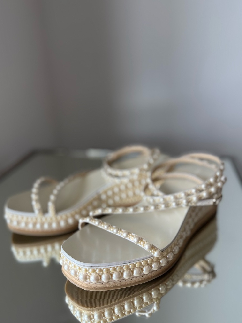 Jimmy Choo Drive Pearl-embellished Leather Espadrille Wedge Sandals 
$1,525 39.5 - Picture 5 of 15